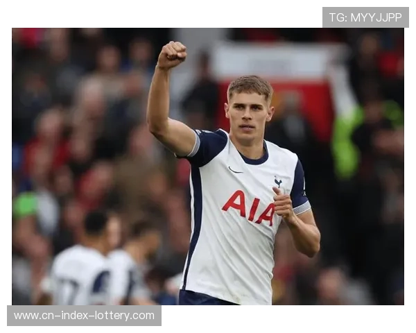 范德芬伤缺，热刺后防线重组
